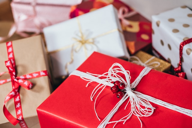 Executive Gifts That Strengthen Business Relationships Instead of Collecting Dust