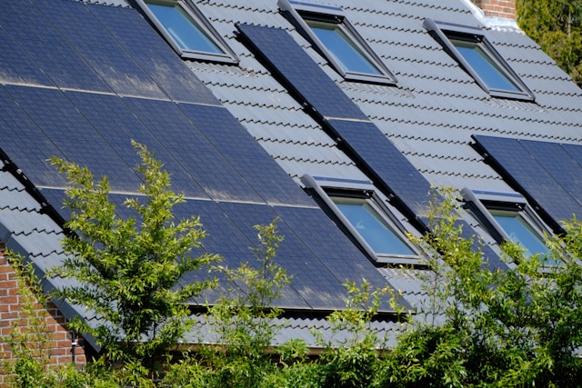 How the Right Solar Panel Contractor Can Future-Proof Your Property Against Rising Energy Costs