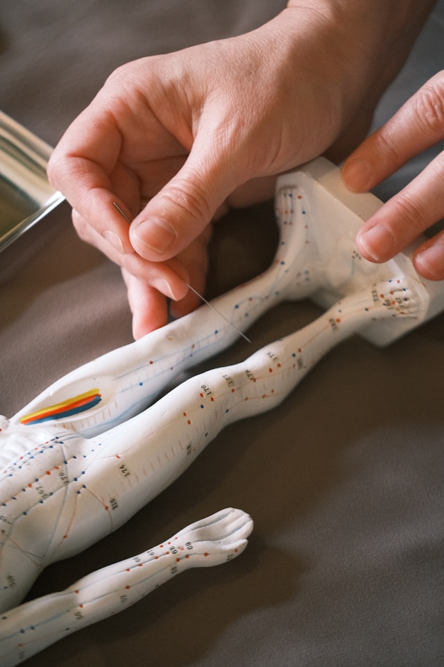 Ai Jiu How This Traditional TCM Practice Fits Into Modern Wellness Routines