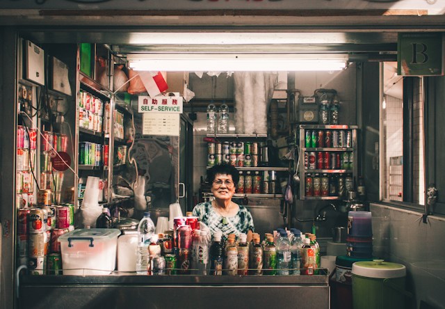 What Dishes Do First-Time Diners Usually Look for at a Tze Char Restaurant